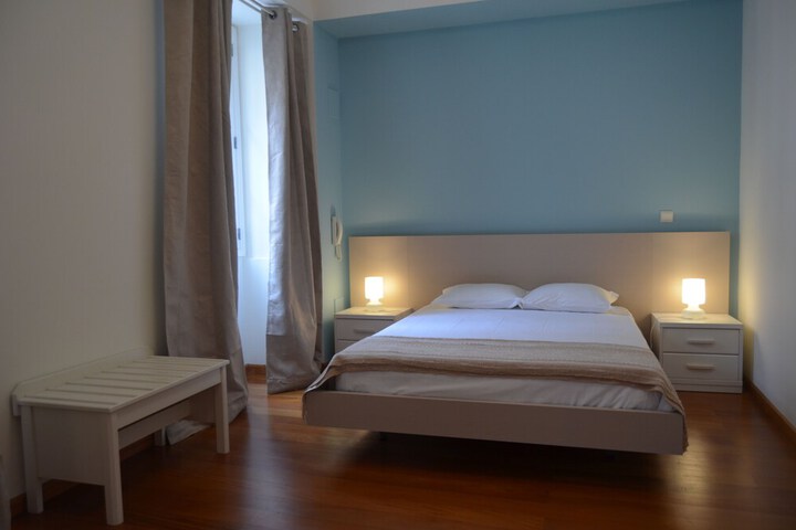 Room 14 of 76