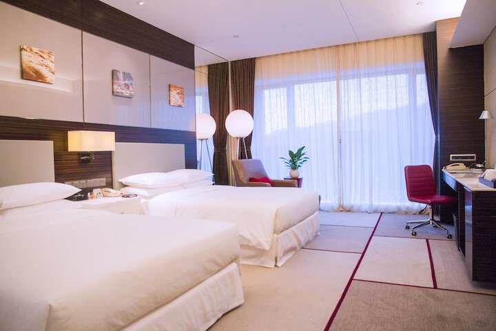 Room 14 of 106