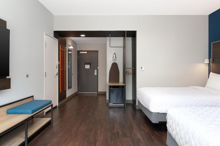 Room 10 of 46