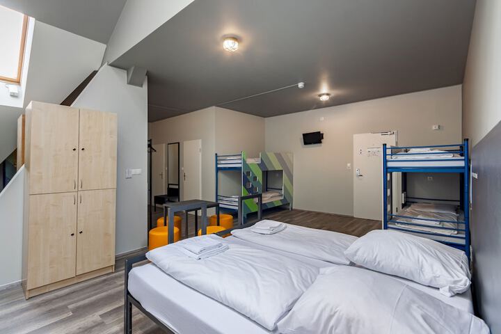 Room 9 of 72