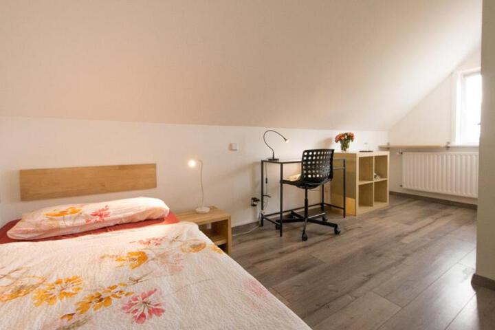Photo 10