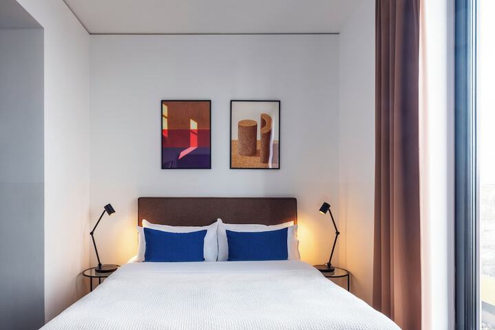 Room 6 of 32