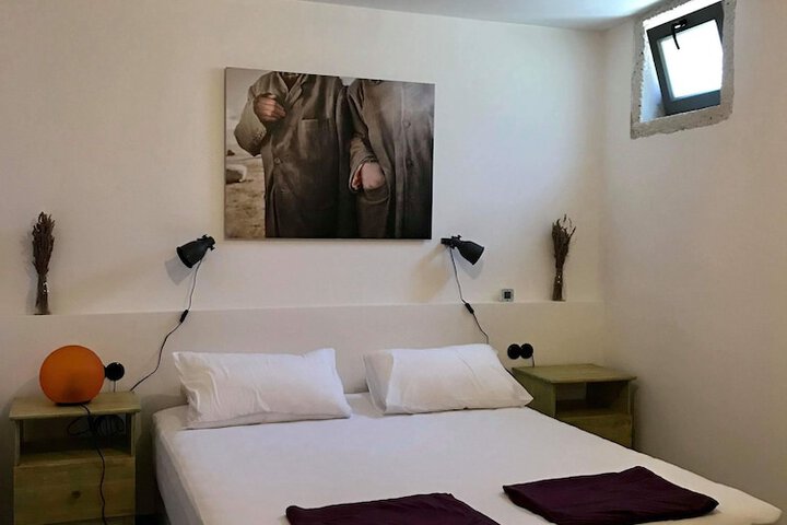 Room 89 of 131