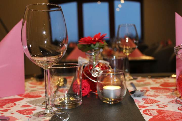Dining 40 of 74