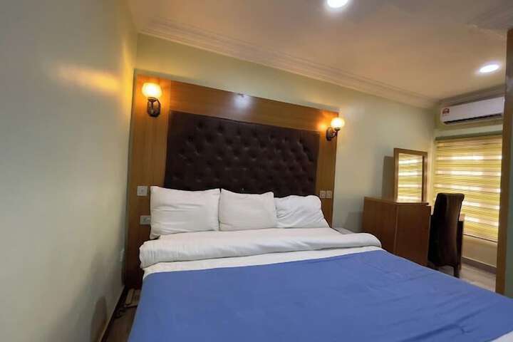 Room 7 of 51
