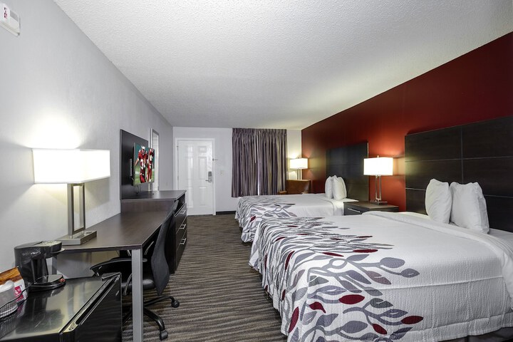 Room 6 of 25