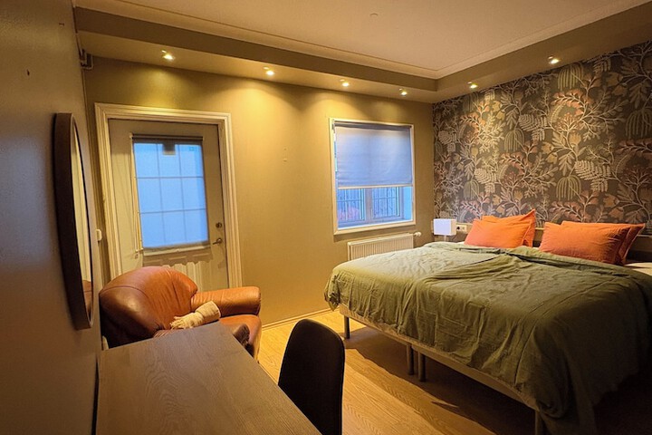 Room 15 of 37