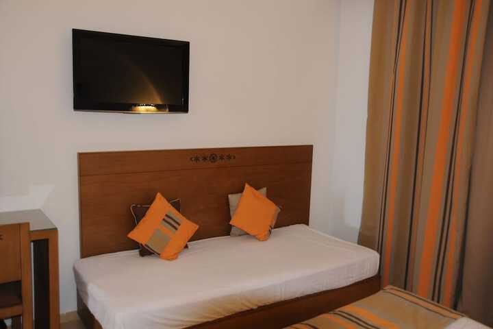Room 14 of 46