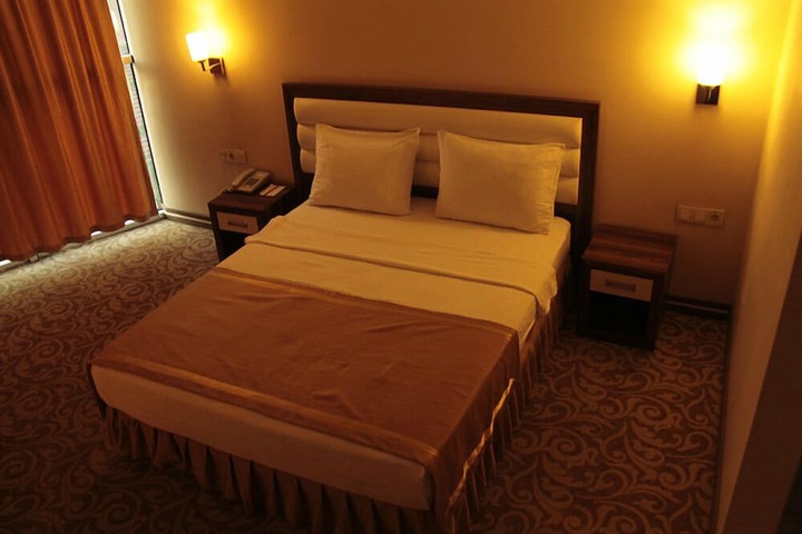 Room 12 of 75