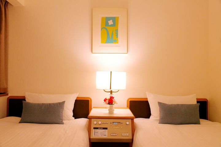 Room 12 of 36