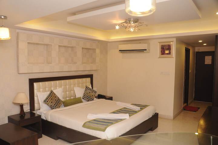 Room 15 of 38