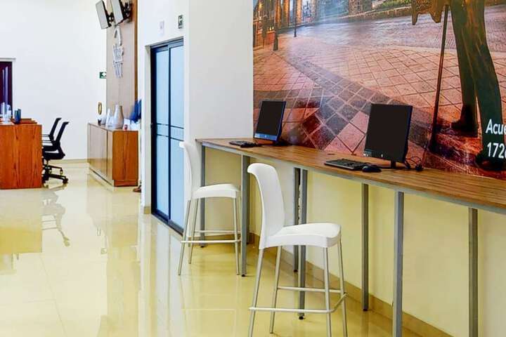 Business Center 29 of 31