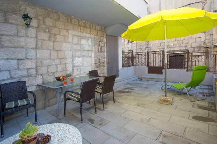 Terrace/Patio 23 of 24