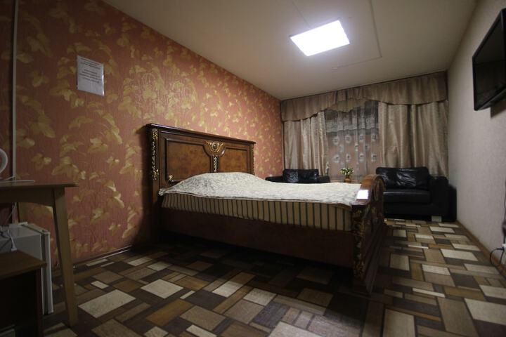 Room 7 of 33