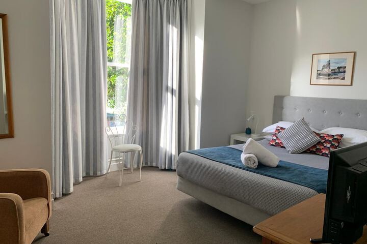 Room 18 of 40