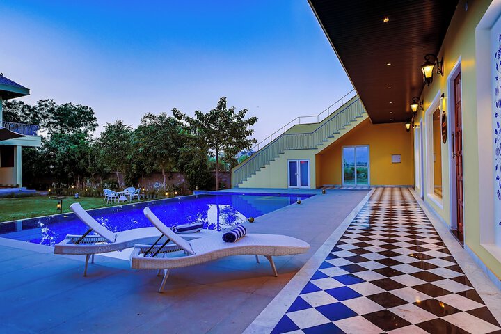 Pool 45 of 75