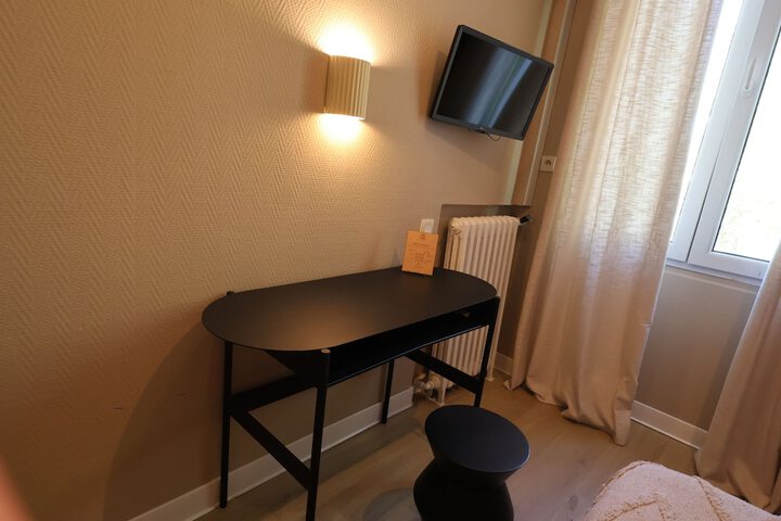 Room 68 of 128