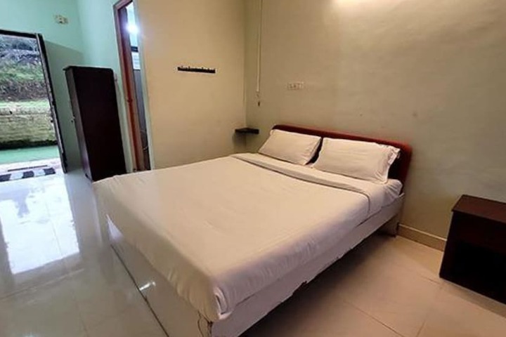 Room 5 of 7