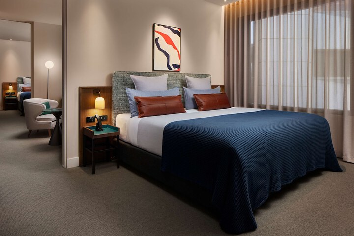 Room 18 of 85