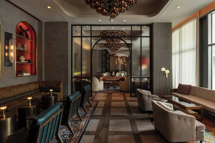 Entrance & Lobby
