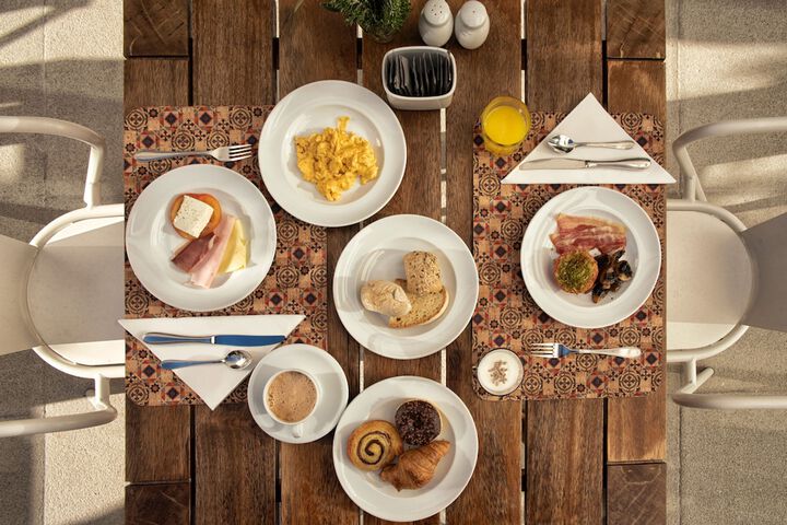 Dining 62 of 75