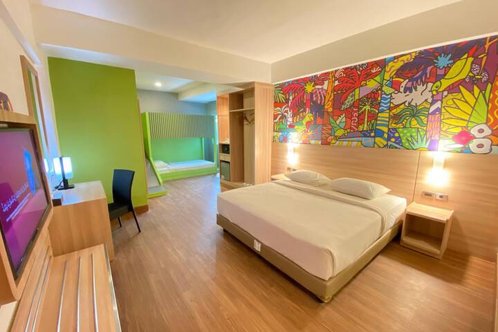Room 4 of 32