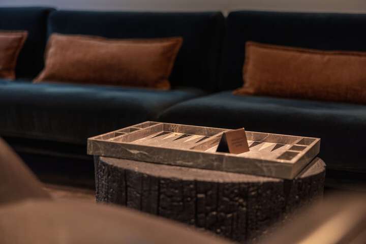 Lounge 67 of 78