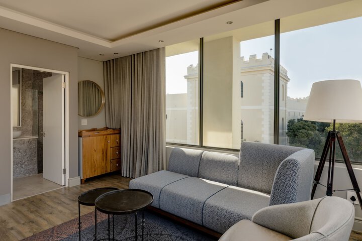 Room 5 of 125