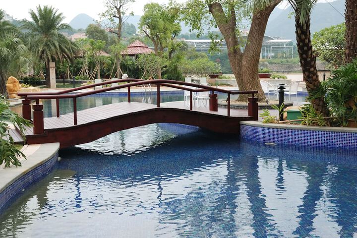 Pool Hotel