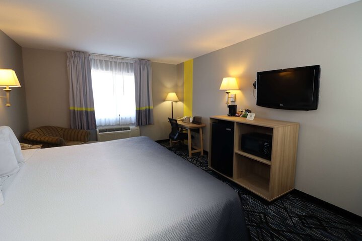 1 King Bed (14 of 26)