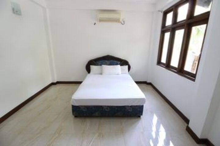 Room 13 of 28