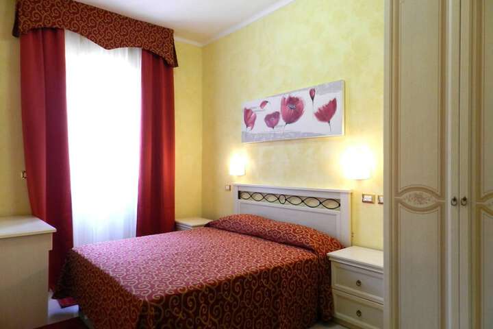 Room 23 of 61