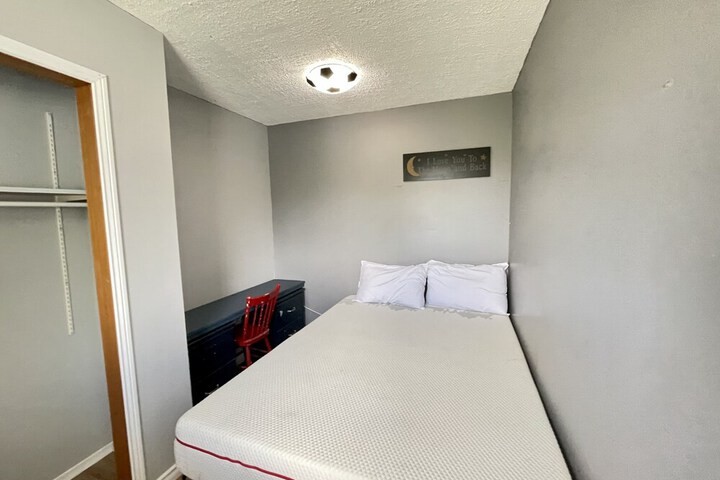 Room 10 of 139