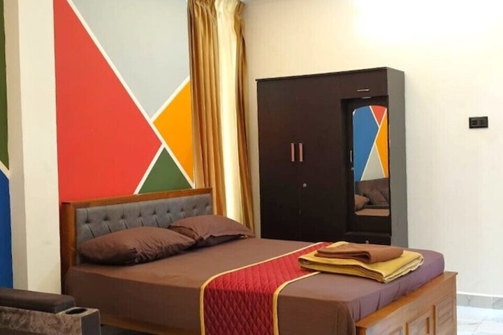 Room 50 of 117