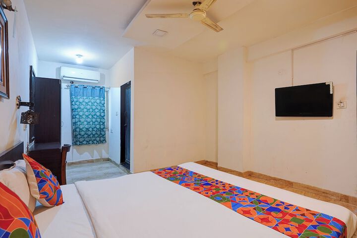 Room 9 of 24