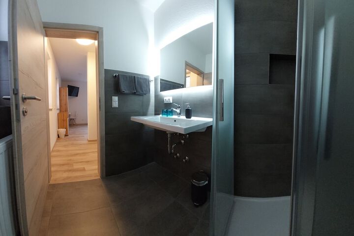 Room 33 of 50