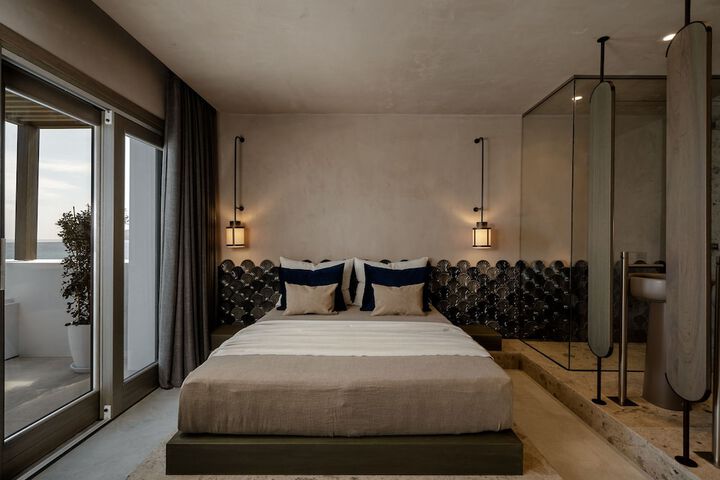 Room 45 of 79