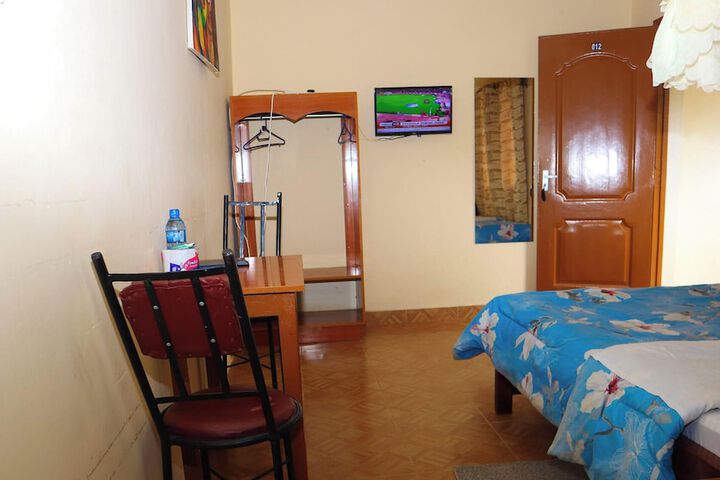 Room 6 of 40