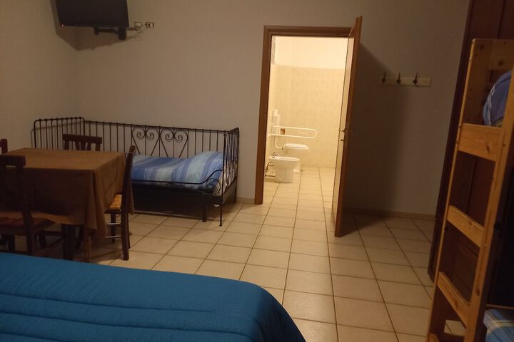 Room 9 of 20
