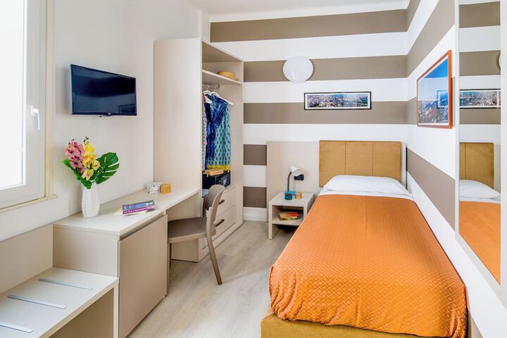 Room 18 of 35