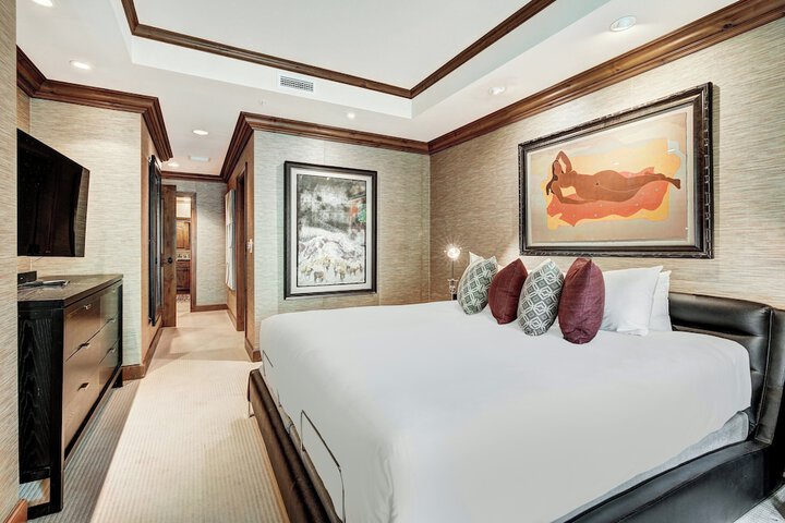 Room 36 of 569