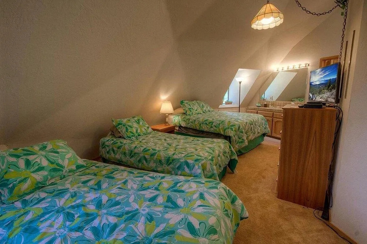 Room 3 of 16