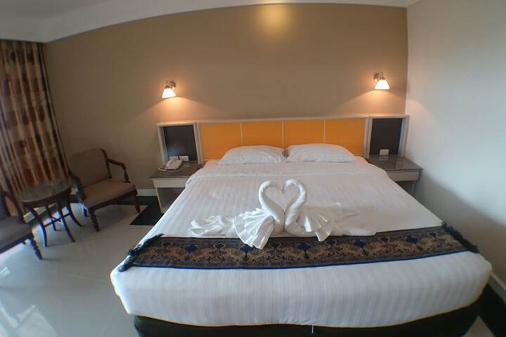 Room 9 of 73