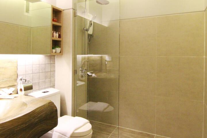 Room 2 of 8