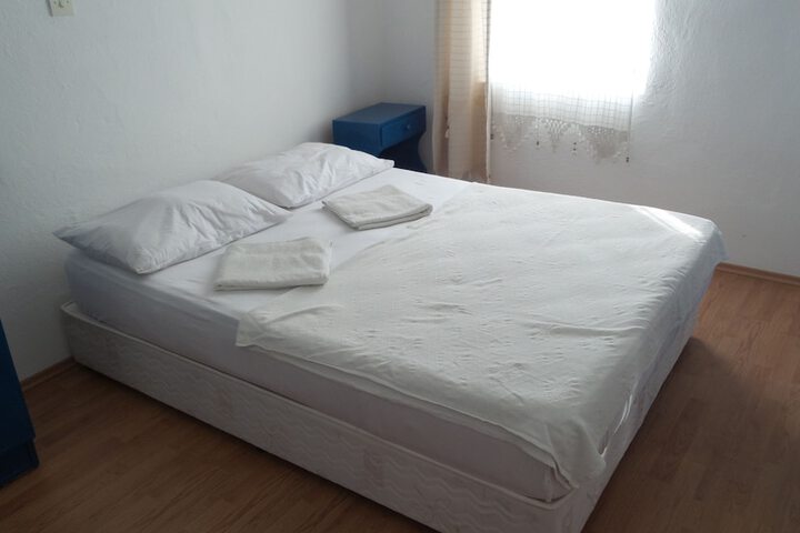 Room 5 of 15