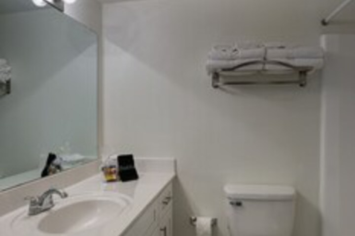 Room 6 of 39