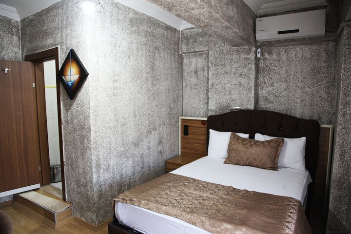 Room 12 of 43