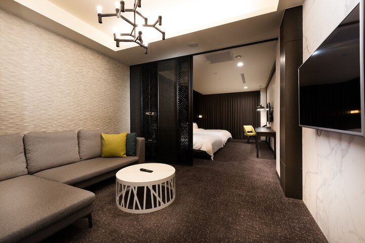 Room 7 of 41