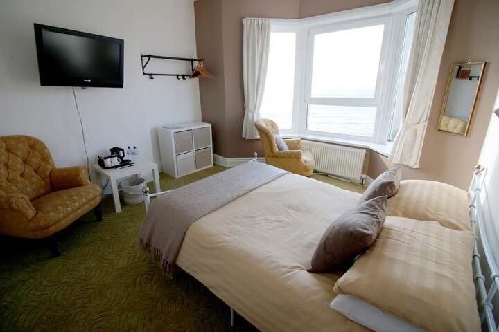 Room 7 of 52