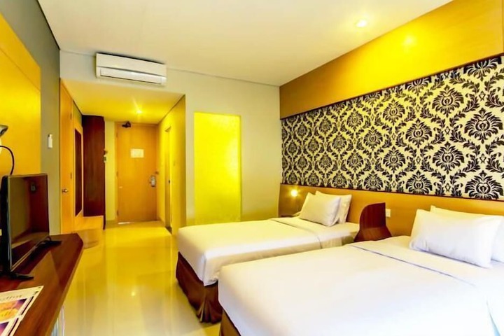 Room 4 of 28
